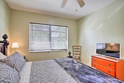 Charming 2BR Lake Worth Condo Steps from the Water - image 10