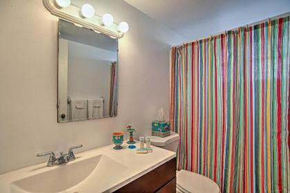 Charming 2BR Lake Worth Condo Steps from the Water - image 14