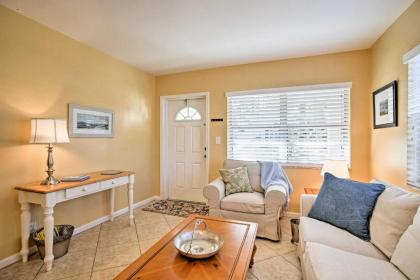 Charming 2BR Lake Worth Condo Steps from the Water - image 5