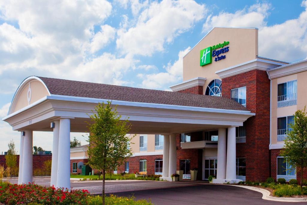 Holiday Inn Express Hotel & Suites Lake Zurich-Barrington an IHG Hotel - main image