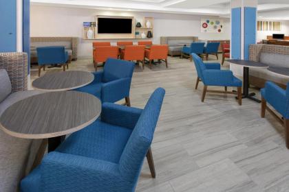 Holiday Inn Express Hotel & Suites Lake Zurich-Barrington an IHG Hotel - image 16