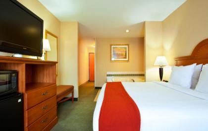 Holiday Inn Express Hotel & Suites Lake Zurich-Barrington an IHG Hotel - image 4