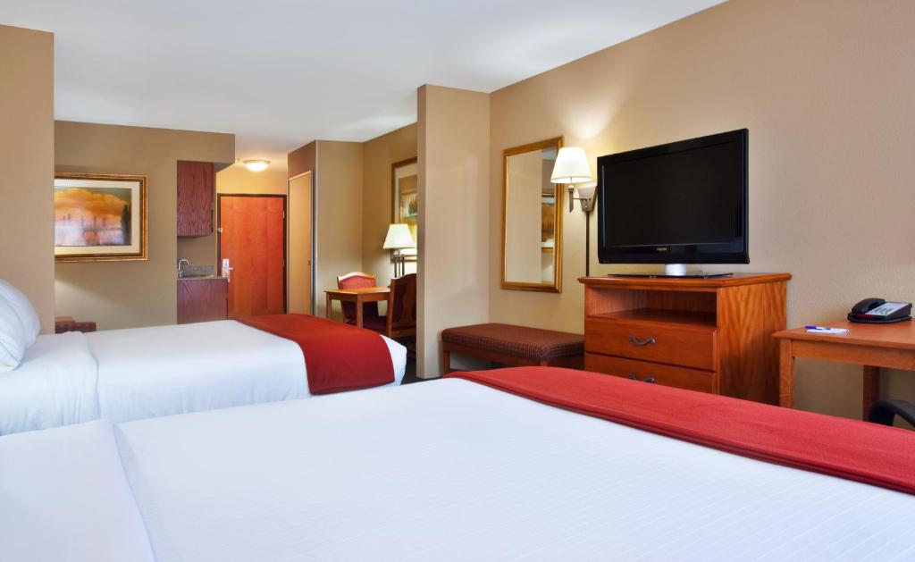 Holiday Inn Express Hotel & Suites Lake Zurich-Barrington an IHG Hotel - image 5