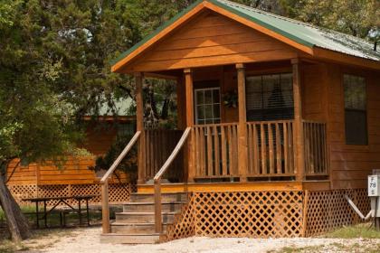 Medina Lake Camping Resort Cabin 3 - image 2