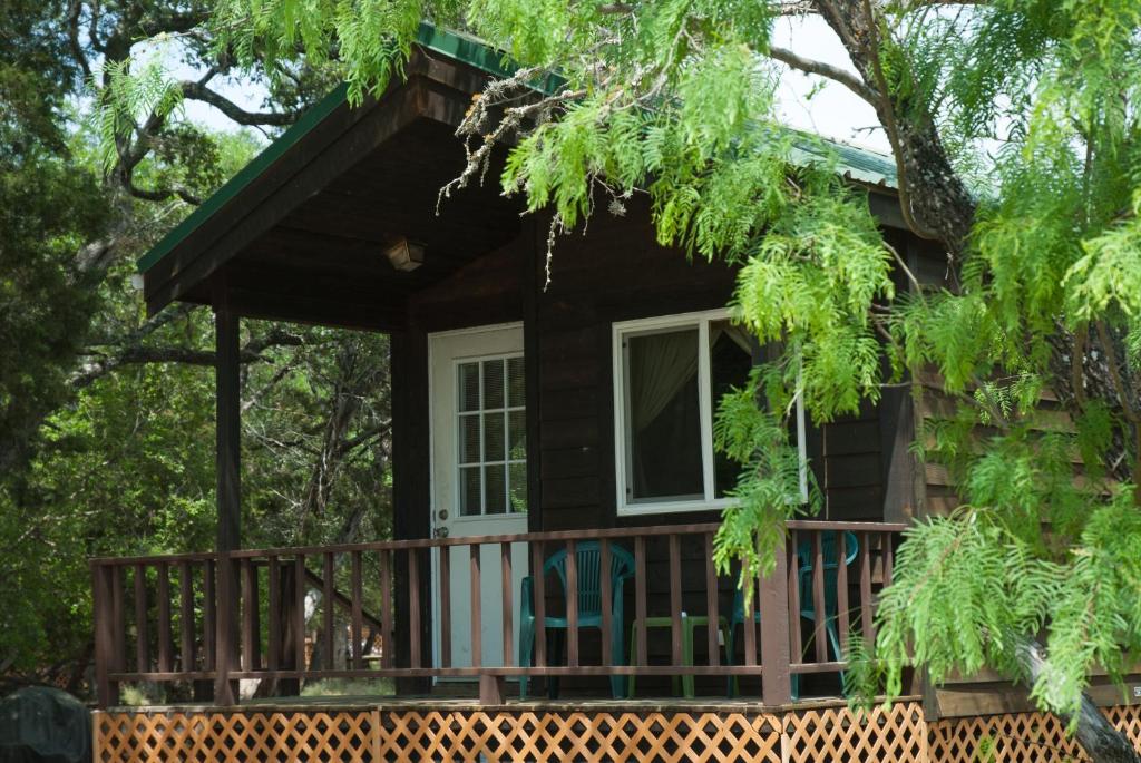 Medina Lake Camping Resort Cabin 7 - main image