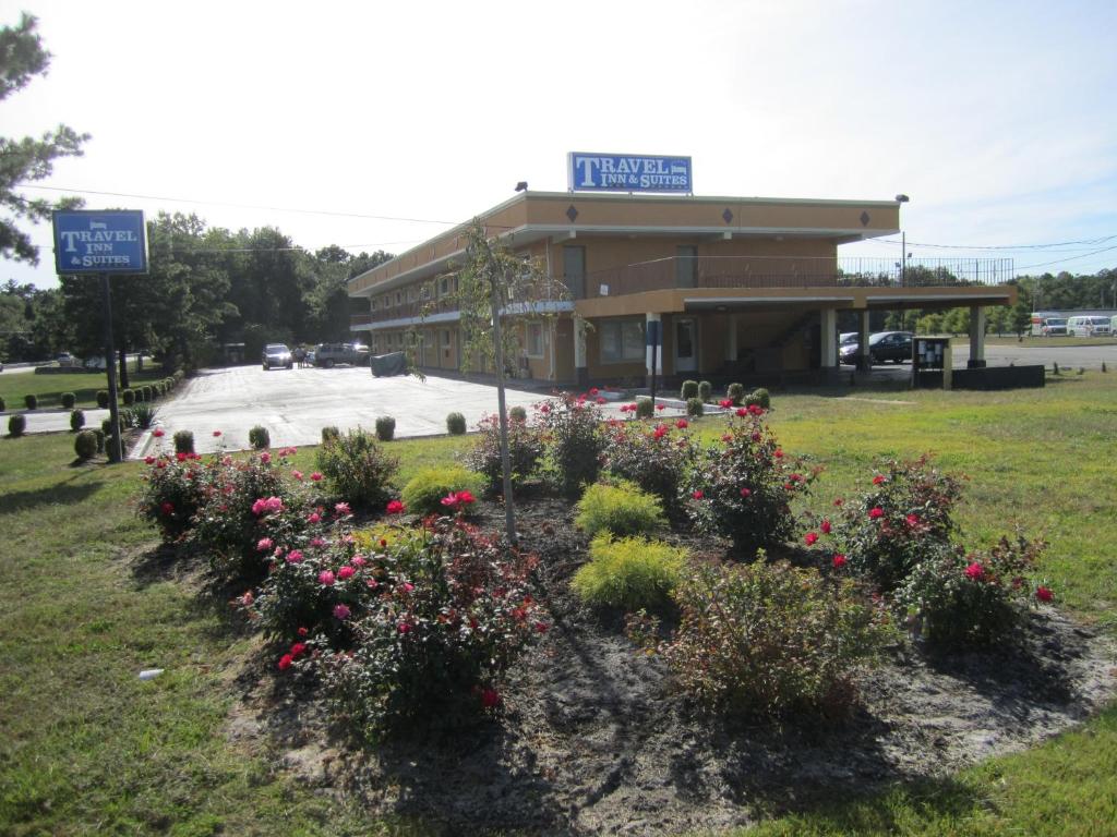 Travel Inn and Suites - main image