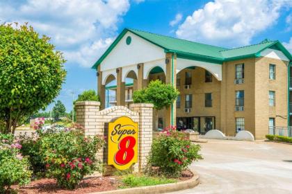 Super 8 by Wyndham Lakeland - image 5