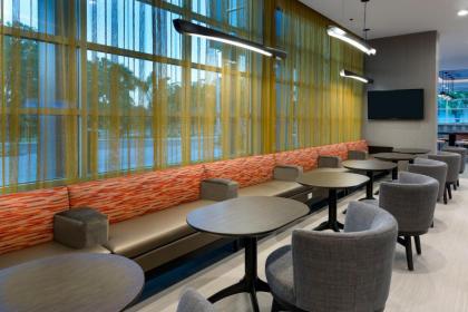 SpringHill Suites Lakeland - image 13