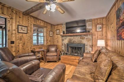 Seed Lake Home on 14 Acres with Dock and Kayaks! - image 10