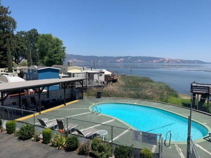 Regency Inn Lakeport - image 13