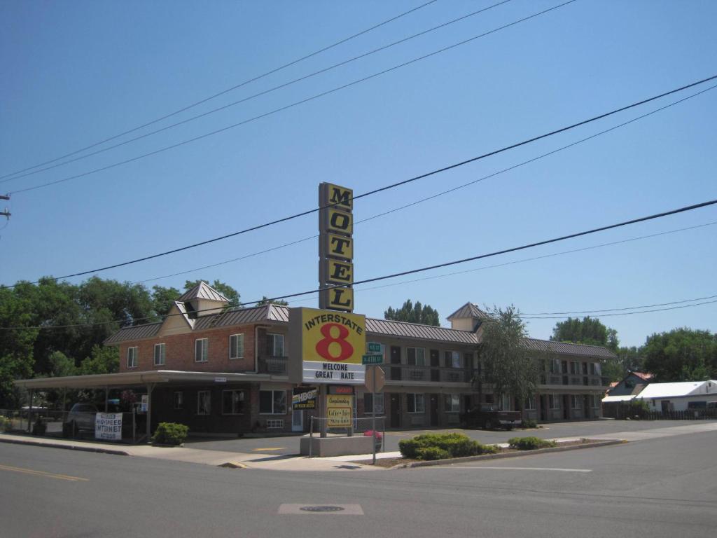 Interstate 8 Motel - image 2