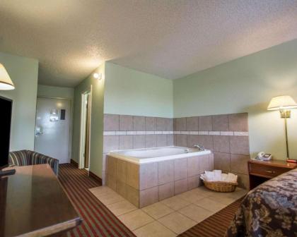 Rodeway Inn Lakeville - image 15