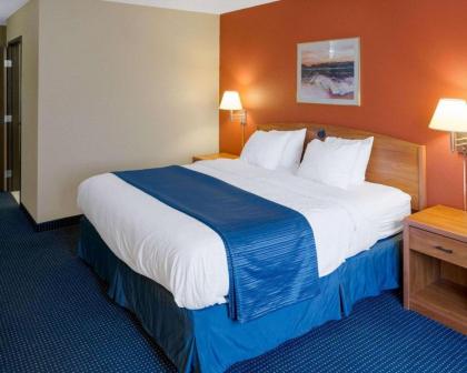 Quality Inn Lakeville - image 13