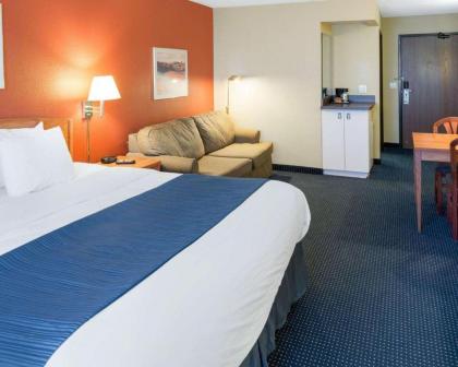 Quality Inn Lakeville - image 14