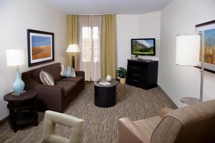 Candlewood Suites Lakeville I-35 an IHG Hotel - image 5