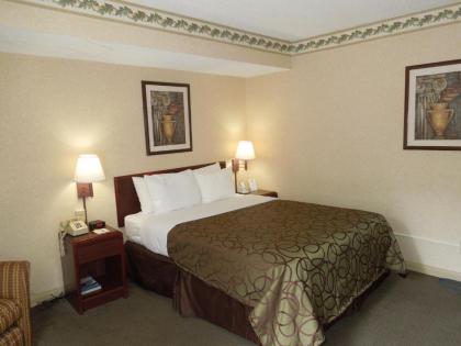 Days Inn by Wyndham Cleveland Lakewood - image 7