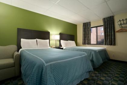 Travelodge by Wyndham Cleveland Lakewood - image 10