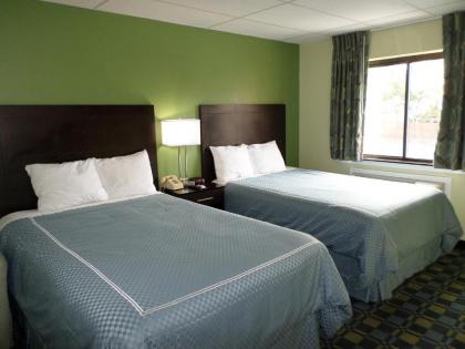 Travelodge by Wyndham Cleveland Lakewood - image 14