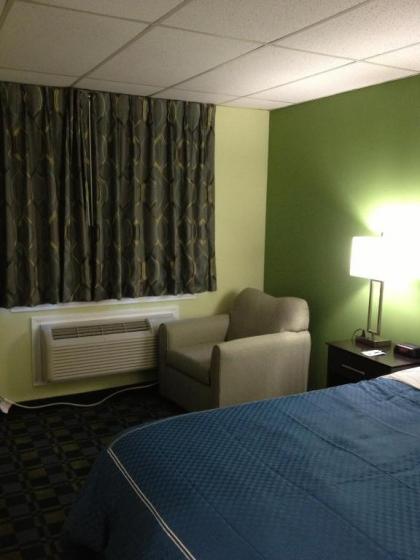 Travelodge by Wyndham Cleveland Lakewood - image 6