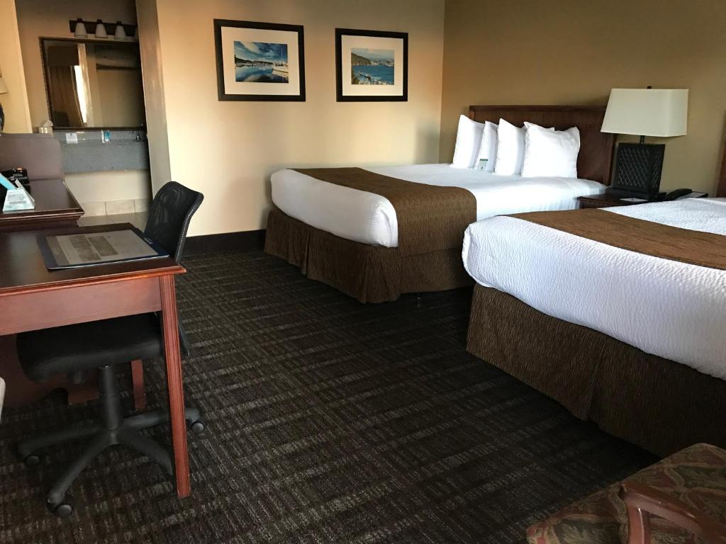 Best Western Lakewood - image 2