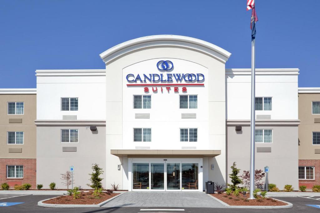 Candlewood Suites Lakewood an IHG Hotel - image 5