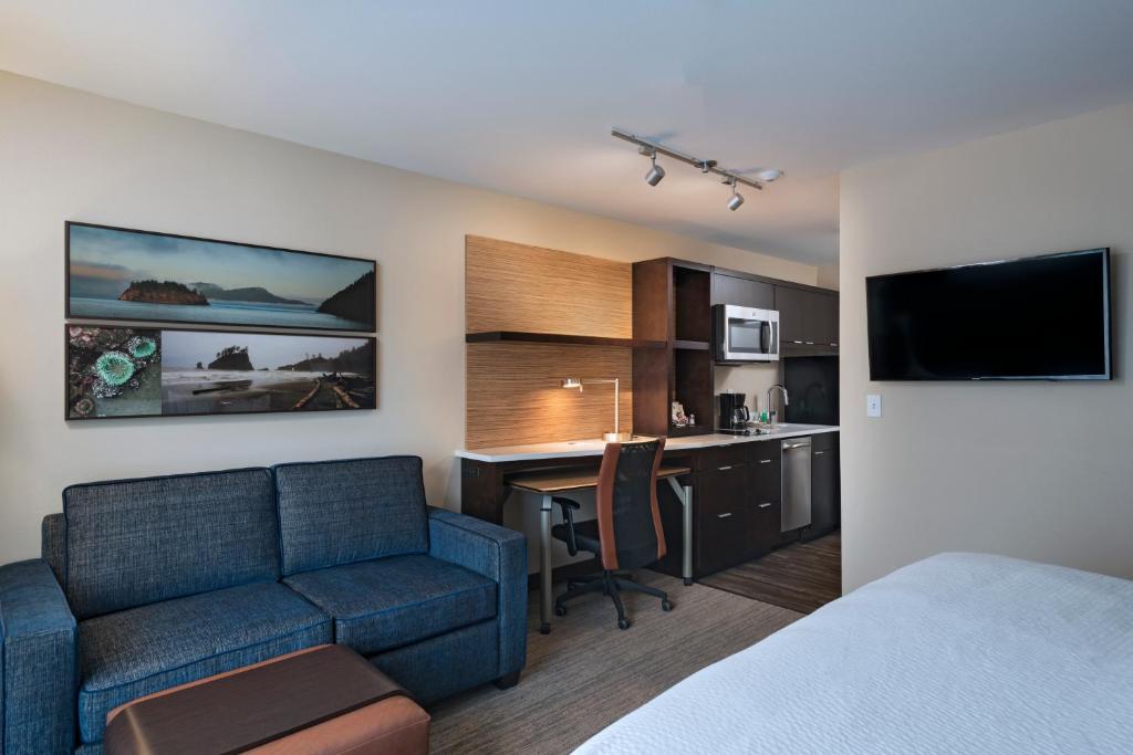 TownePlace Suites by Marriott Tacoma Lakewood - image 3