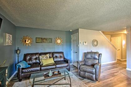 Townhome with Yard 3 Mi to Camp Murray and JBLM - image 9