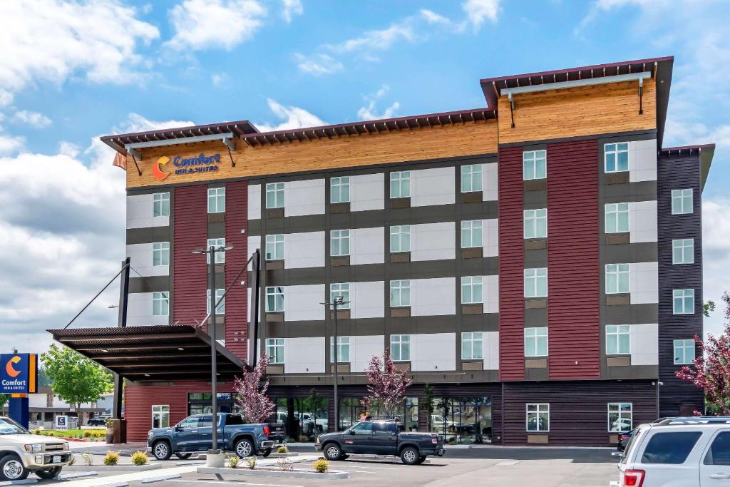 Comfort Inn & Suites Lakewood by JBLM - main image