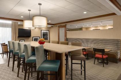 Hampton Inn Denver West Federal Center - image 17