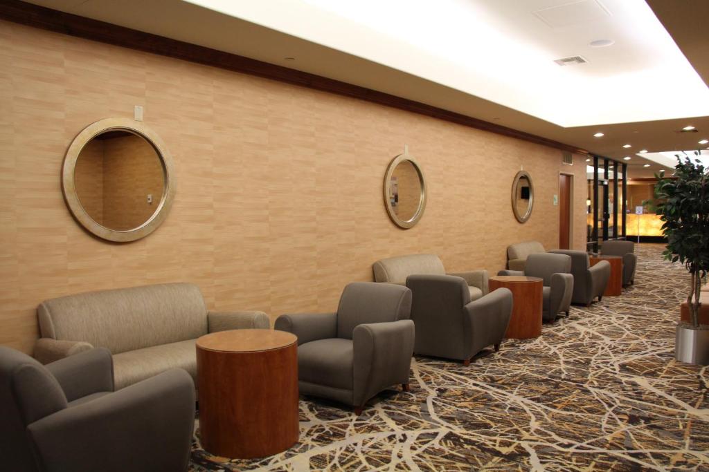 Holiday Inn Denver Lakewood an IHG Hotel - image 6