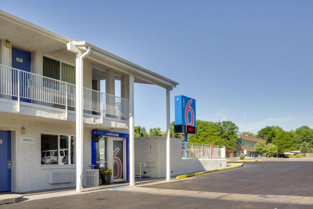 Motel 6-Lakewood CO - Denver - image 3