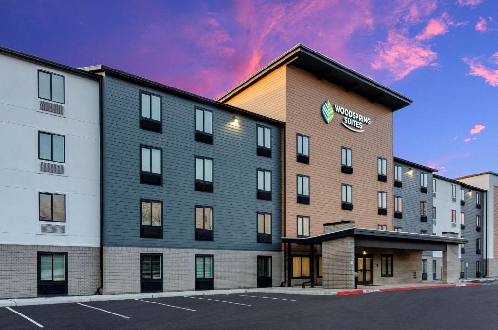 WoodSpring Suites Tacoma - Lakewood - image 4