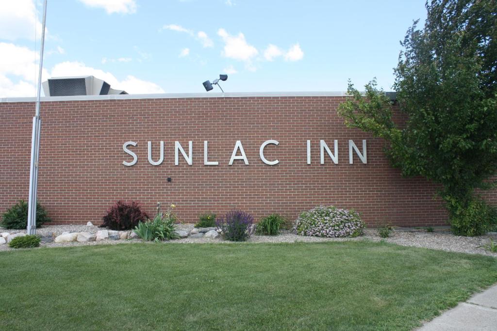 Sunlac Inn Lakota - main image