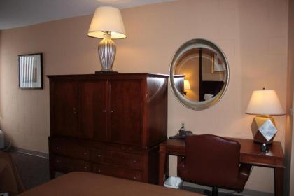 Sunlac Inn Lakota - image 7