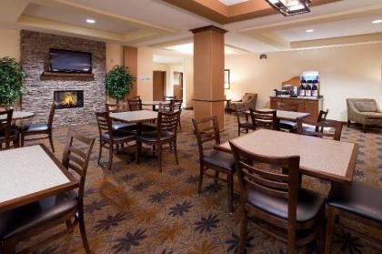 Holiday Inn Express Hotel & Suites Lamar - image 12