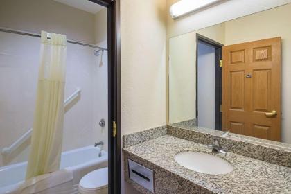 Quality Inn & Suites - image 2