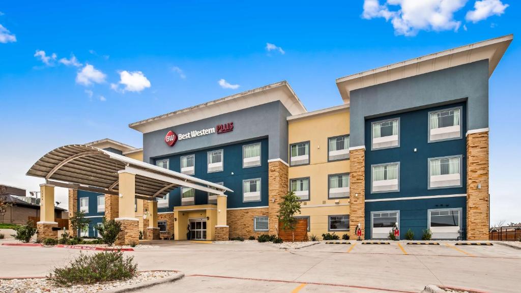 Best Western Plus Lampasas Inn & Suites - main image