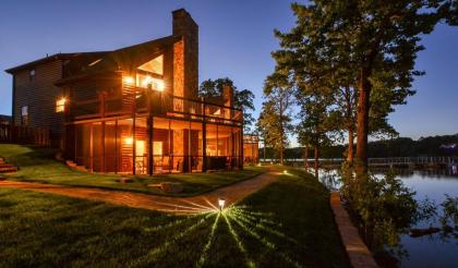 Luxury Lakefront Chalet Resort 2 Pools FREE Amenities Dock miniGolf Waterslide Lampe Missouri