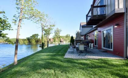 Chalets Resort Luxury Lakefront Villa Family Friendly 2 Pools Free Amenities - image 10