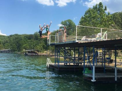 FAmILY REUNIONS Breathaking Lakefront Private Resort FREE DOCK CANOE KAYAK