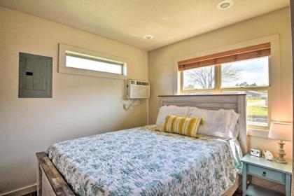 Resort Cabin with Nearby Pool and Lake Access! - image 11