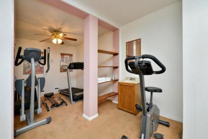 Americas Best Value Inn & Suites - Lancaster - image 4