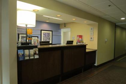 Hampton Inn Lancaster - image 8