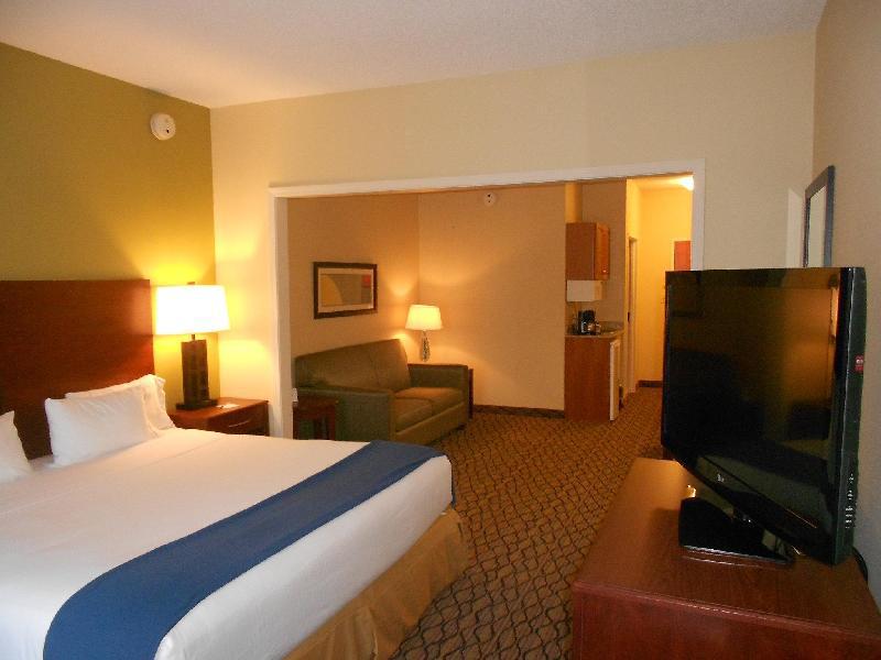 Holiday Inn Express Hotel & Suites Lancaster - image 4