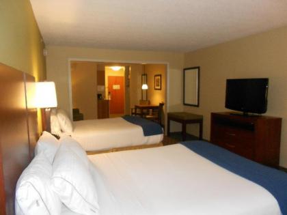 Holiday Inn Express Hotel & Suites Lancaster - image 7