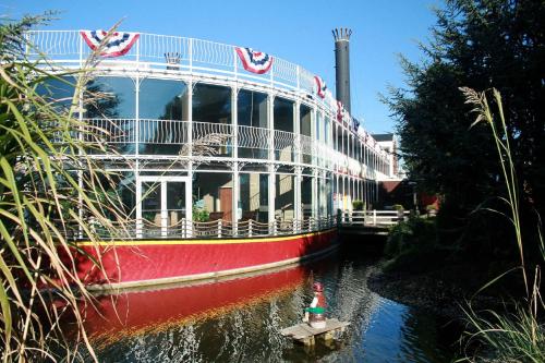 Fulton Steamboat Inn - main image