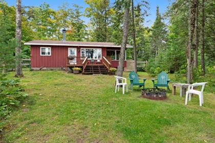 Cottage on High Lake - image 14