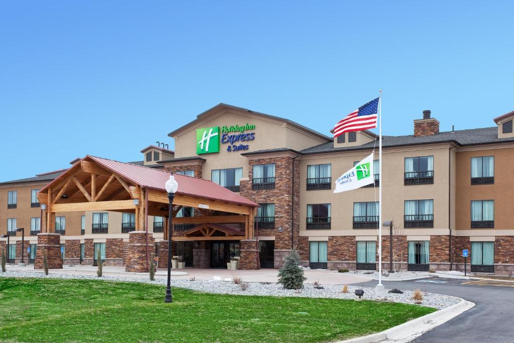 Holiday Inn Express Hotel & Suites Lander an IHG Hotel - main image