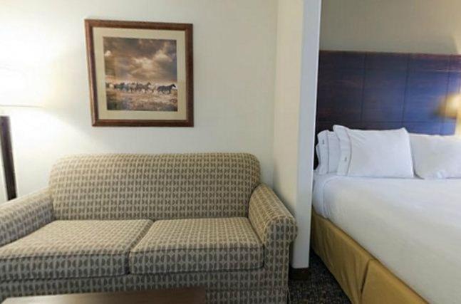 Holiday Inn Express Hotel & Suites Lander an IHG Hotel - image 3