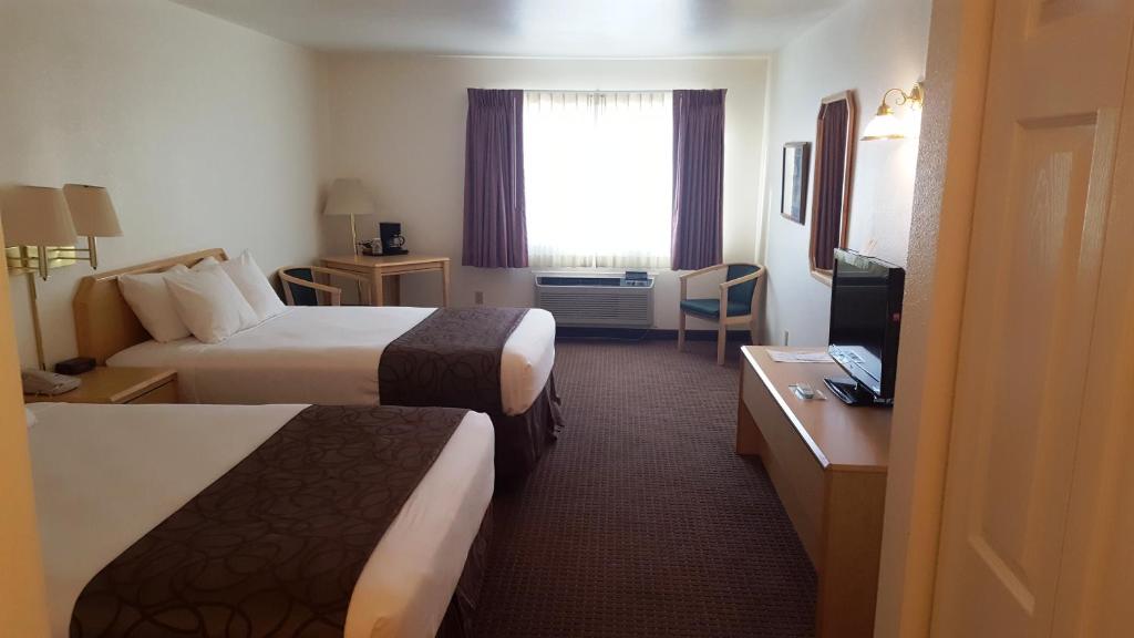 Inn at Lander Travelodge by Wyndham - image 2